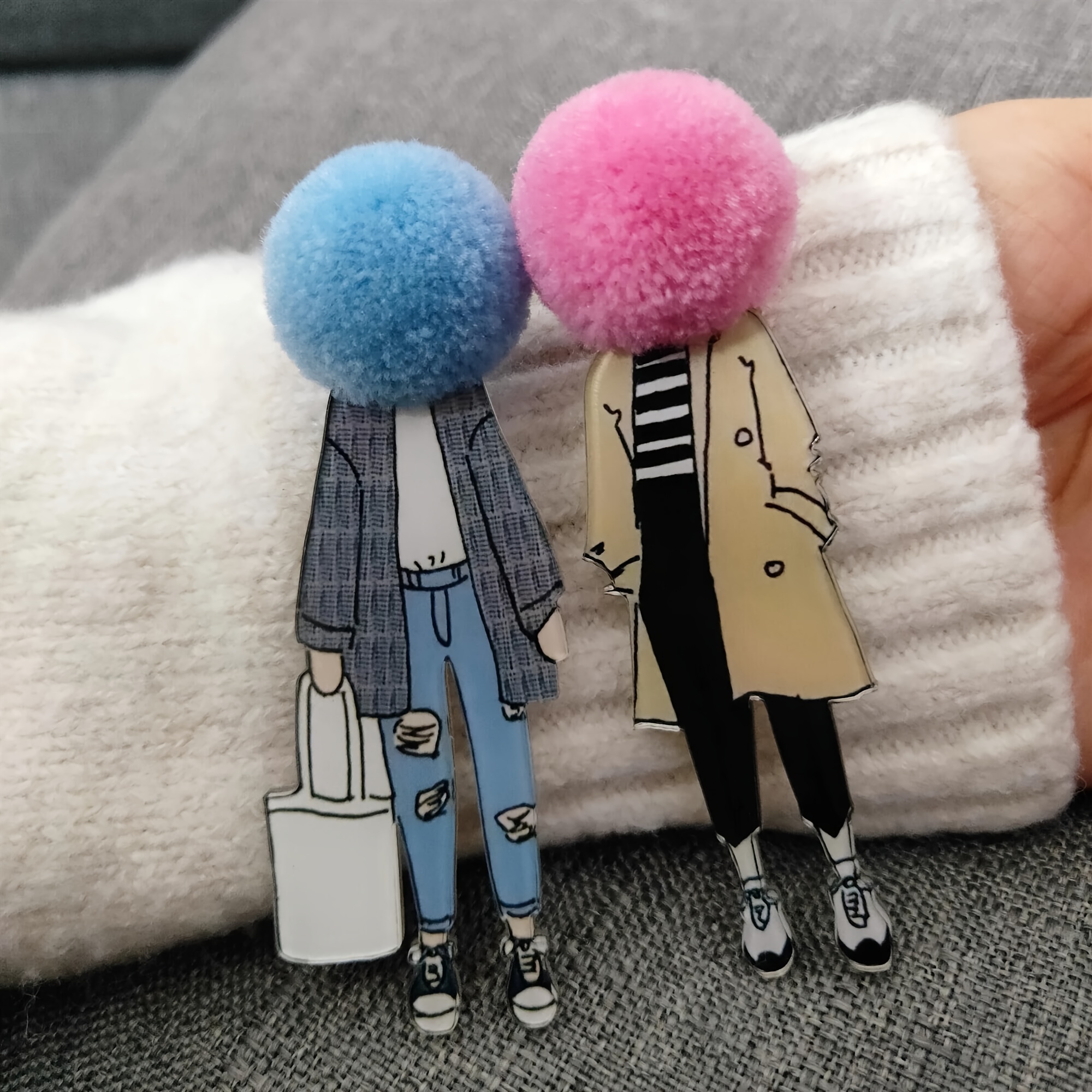 

2pcs Acrylic Brooch Pins Cute Cartoon Fashion Accessory For Clothing And Bags