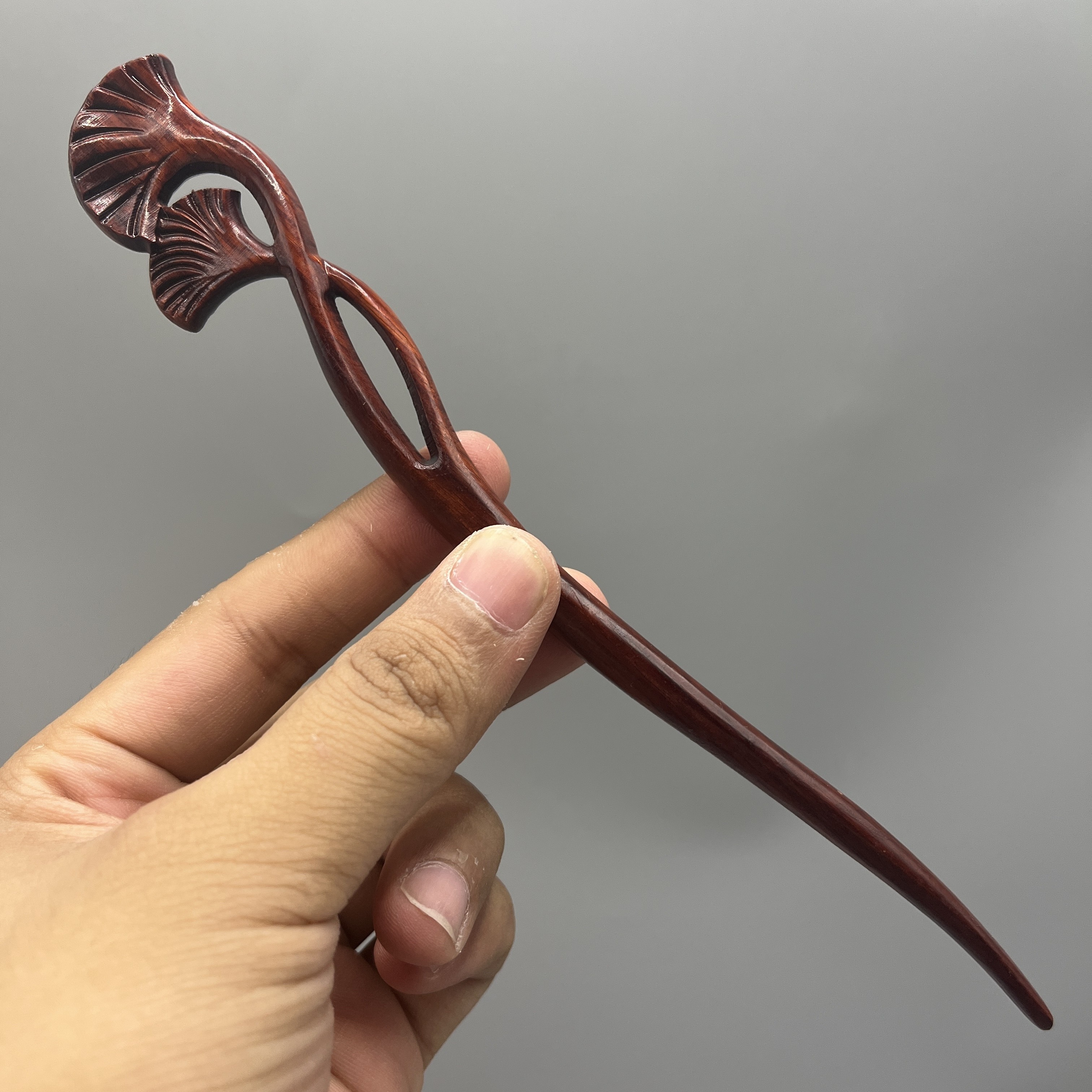 Image of Handcrafted Wooden Ginkgo Leaf Hairpin Home Decor Piece, A Decorative Item For Women's Hair Additions, Perfect For Gifting To During Holidays, Featuring A Vintage And That Styles