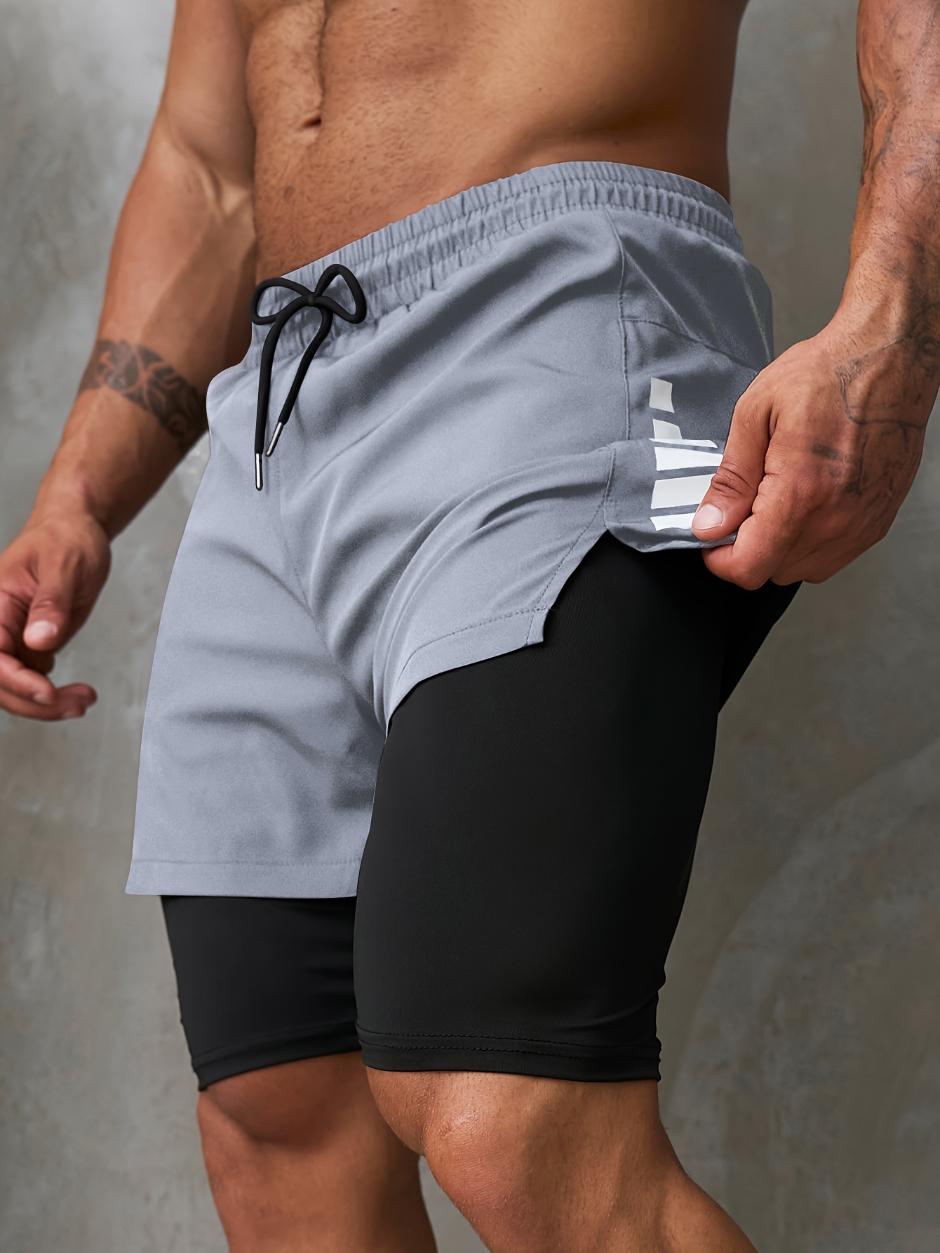Men's 2-in-1 Running Shorts with Inner Pocket - Knee-Length, Double Layer for Gym & Training, Breathable Polyester, Machine Washable