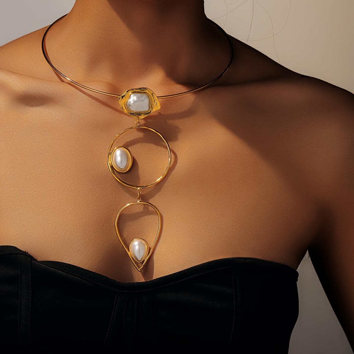 Women's Irregular Geometric Shape Collar Necklace