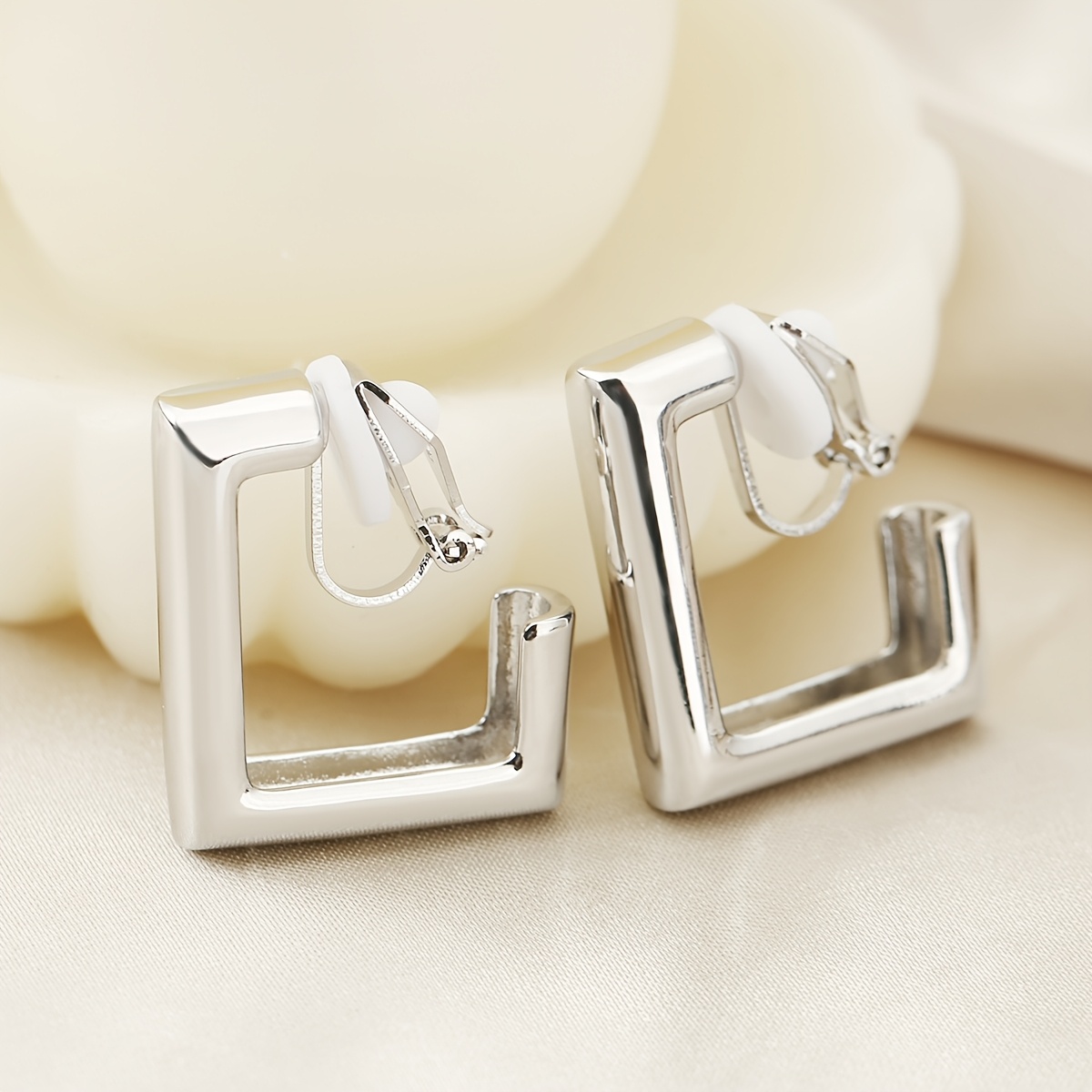 Women's Exquisite Copper No-Piercing Clip-On Earrings, Fashionable