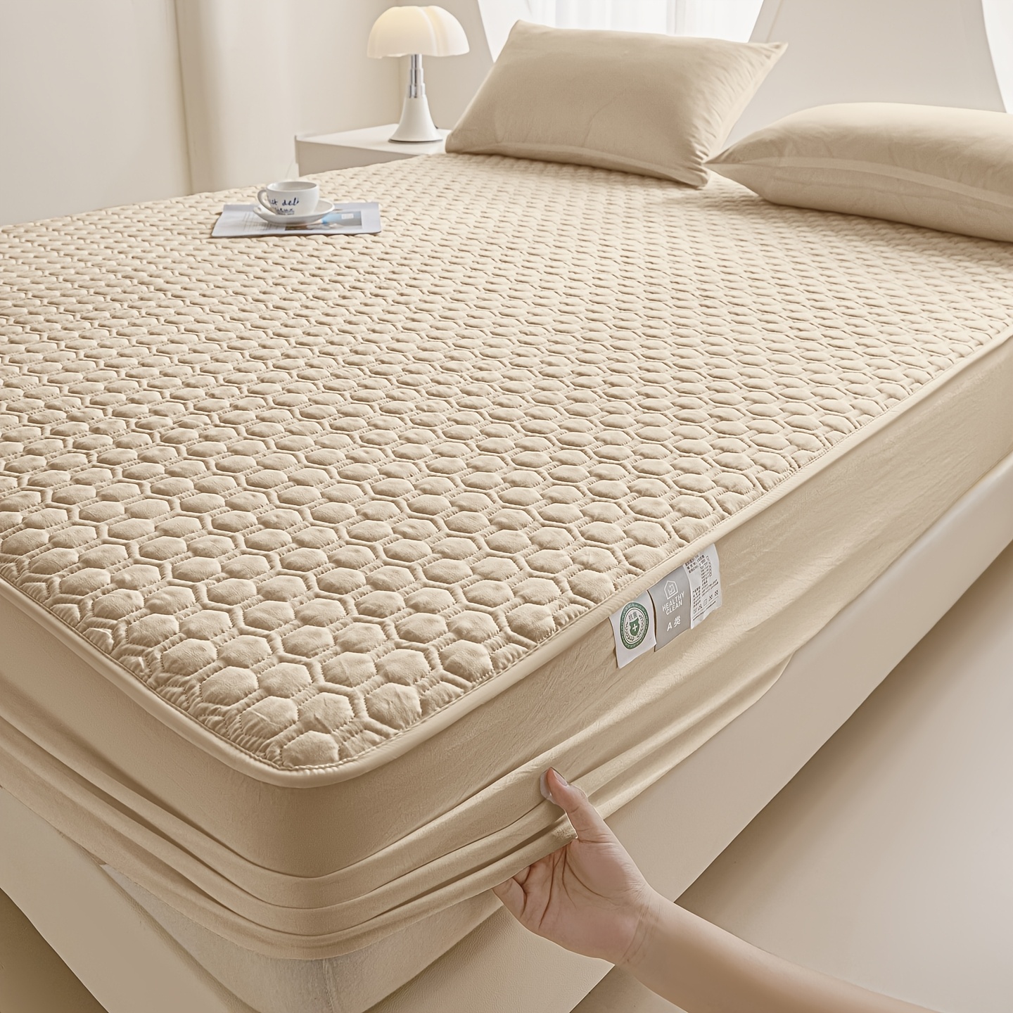 Soft, Comfortable, and Breathable Hexagon Pattern Fitted Sheet, Modern Minimalist Thickened Solid Color Mattress Protector, Machine Washable, Suitable for Hotels, Bedrooms, Guest Rooms, Home Textile Bedding Gift for Family and Friends
