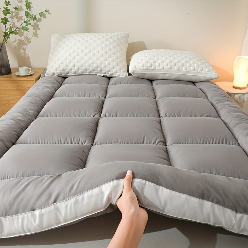 1pc Luxury Mattress Topper, Instant Warmth for Winter Cold Protection, Ultra-Soft, Comfortable, and Thickened Thermal Pad with Four-Corner Straps, Three-Dimensional Quilted Mattress Protector. Skin-Friendly, Breathable, and Fluffy, the Top Choice