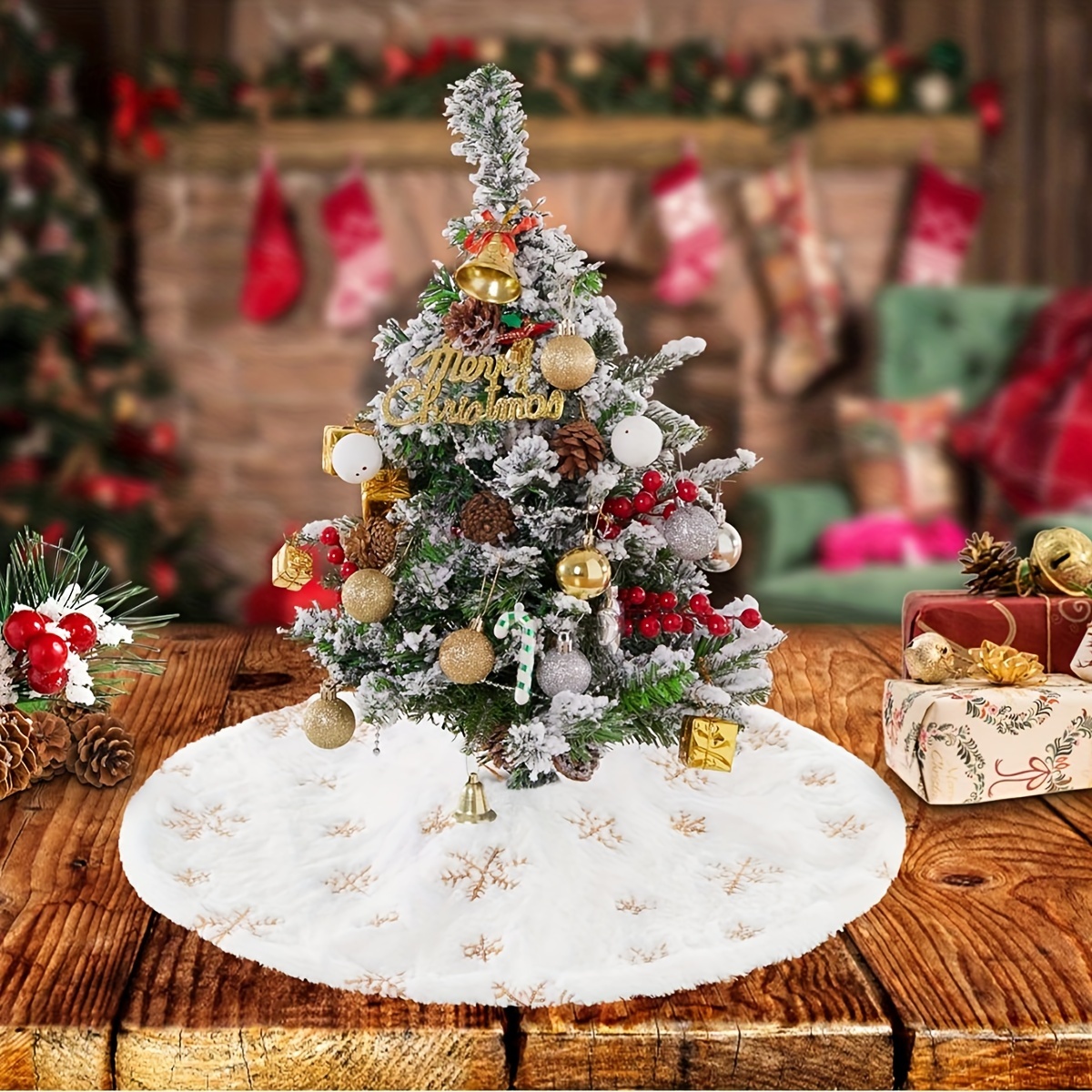 

1pc Festive Christmas Tree Skirt - White Plush With Golden & Silvery Snowflakes, Perfect For Tabletop And Window Decor, Available In 3 Styles