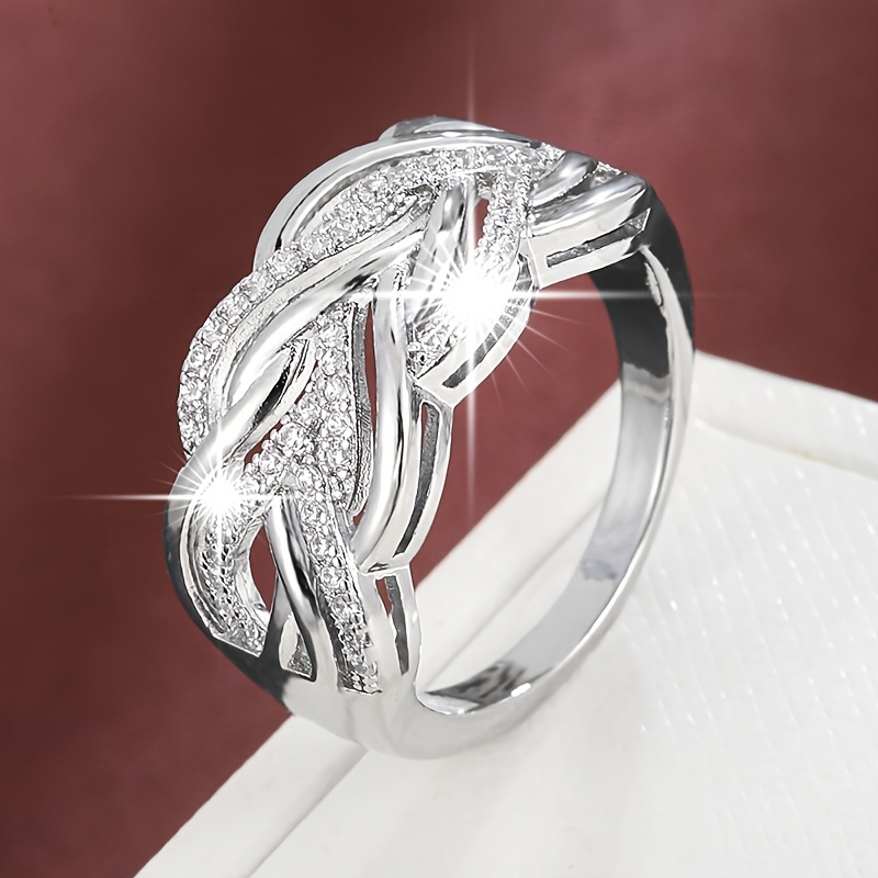 Classic Twist Set Synthetic Zirconia Women's Ring