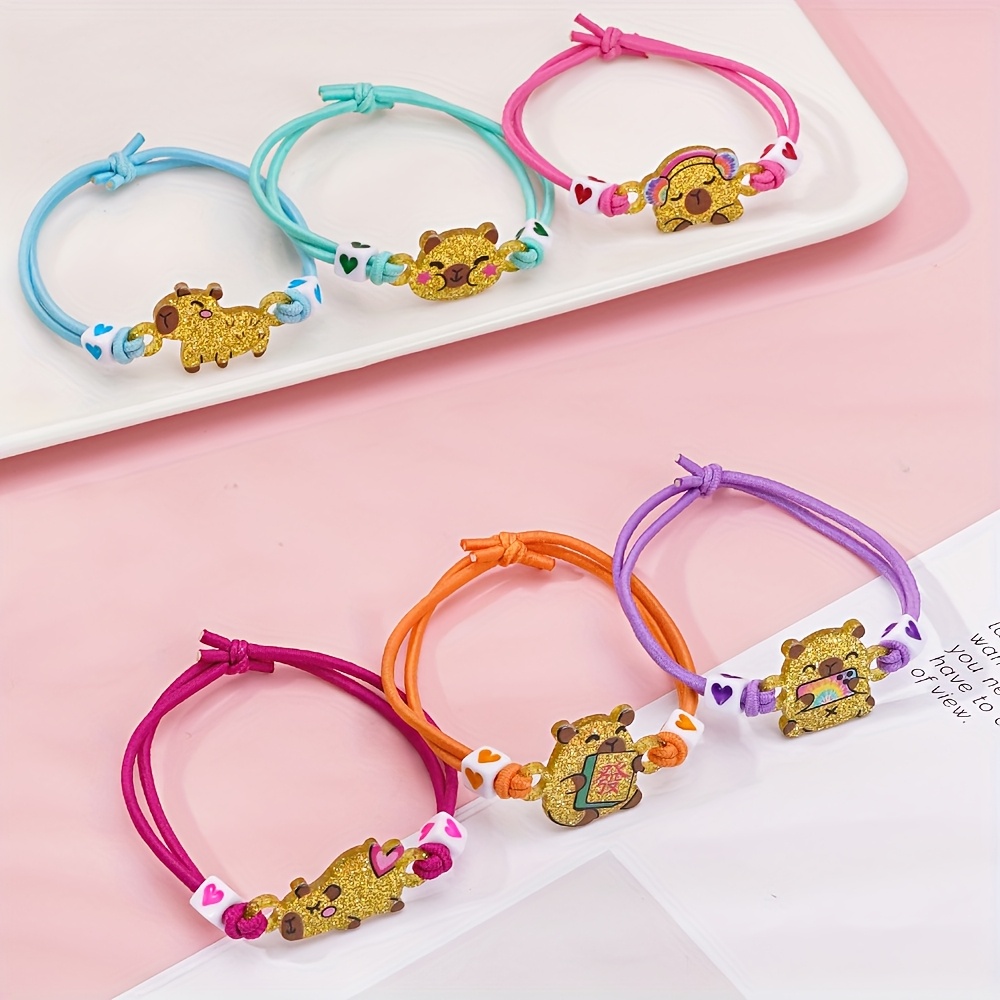 E-shop 6-teiliges süßes Capybara Liebes-Perlen-Stretch-Armband & Haargummi-Set für Mädchen, modische Party-Musikfestival-Accessoires, perfektes
