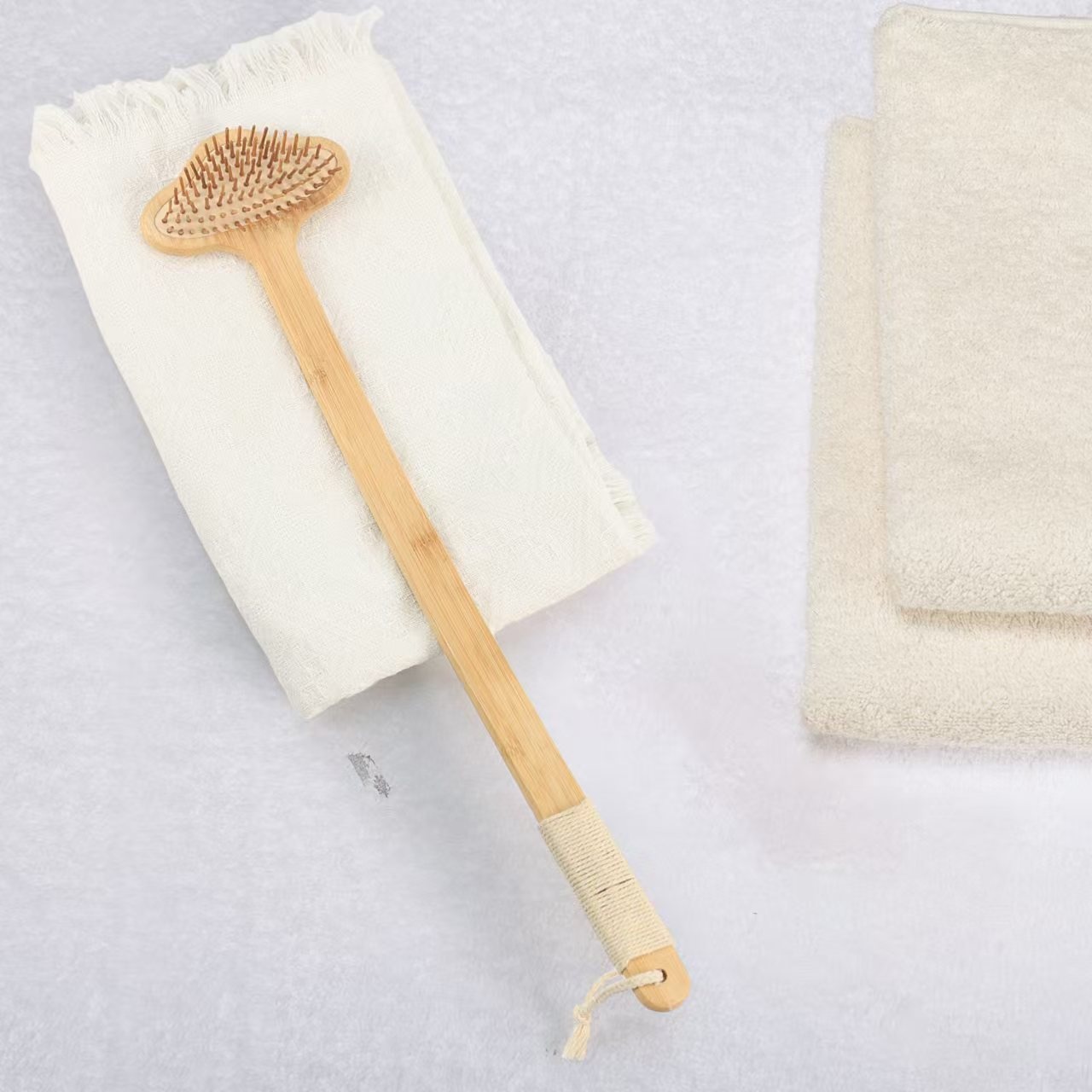 22 extra long bamboo back scratcher massager 2 in 1 ergonomic handle   beige friendly for adults   women elderly durable   care tool back massager Product details 4