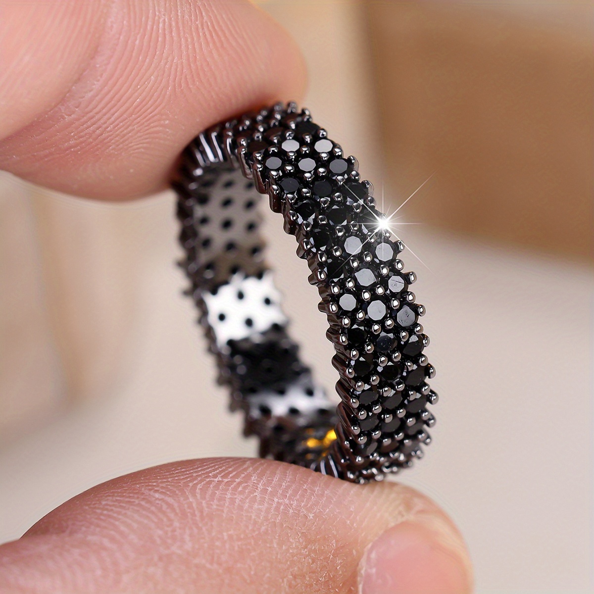 TEMU A Women's Exquisite, Fashionable, Luxurious, Elegant, And Minimalist Ring With Black Round Synthetic Synthetic Zirconia, A Versatile And
