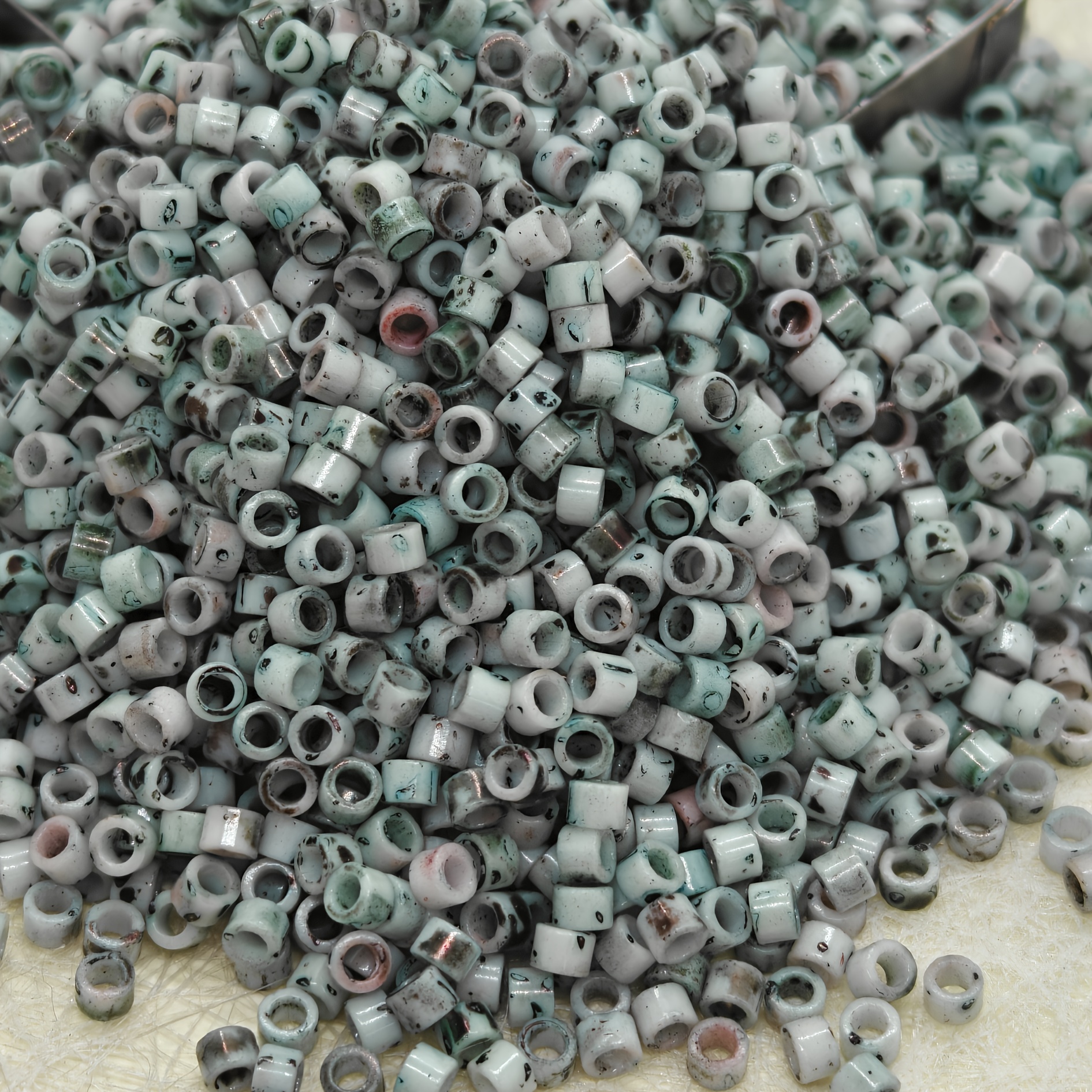 18 Colors Beading Kit with 2.5mm Glass Seed Beads