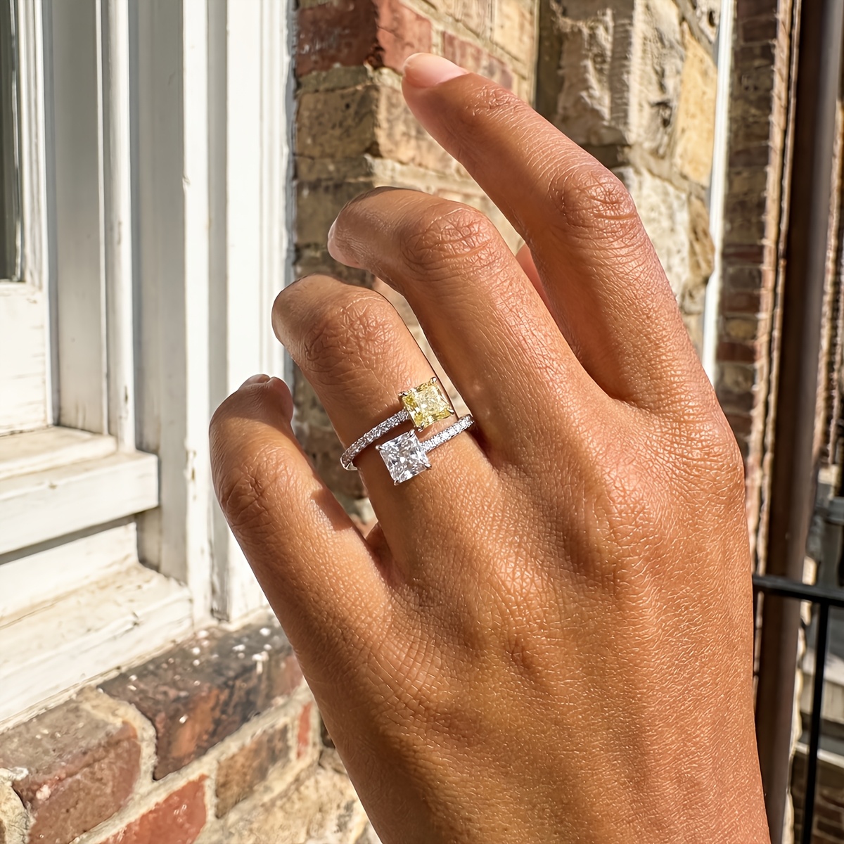 Women's Four-Prong Square Openwork Flower Ring