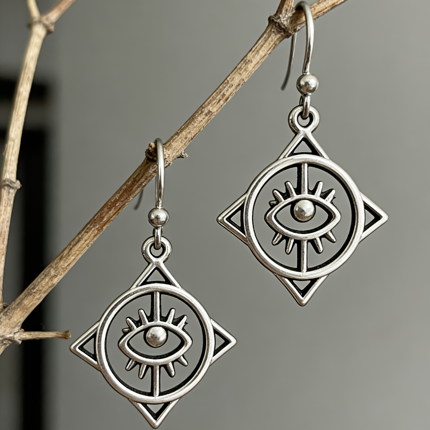 Women's Vintage Eye of Horus Drop Earrings