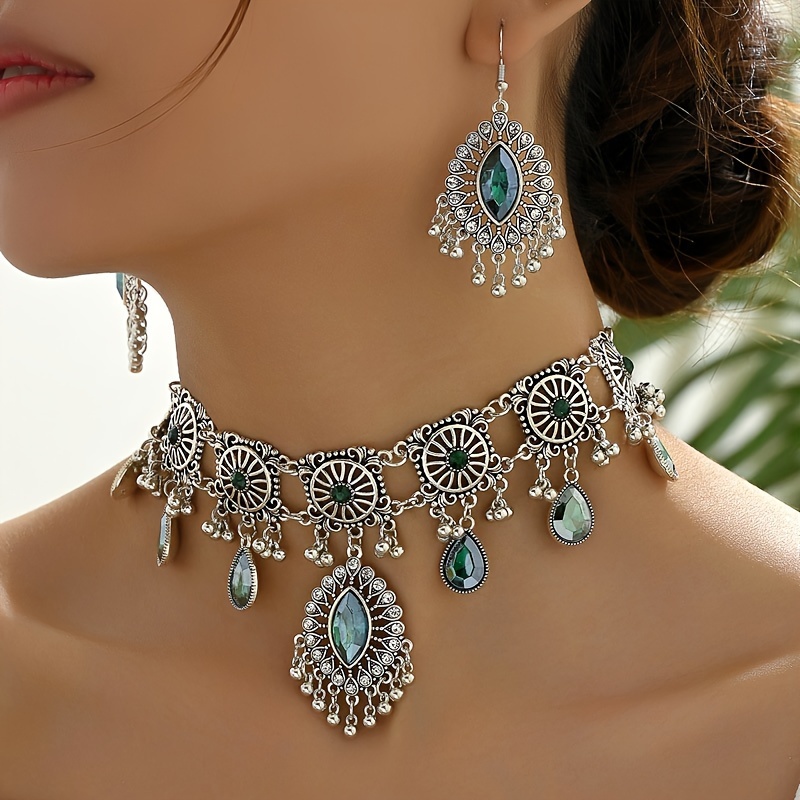 

A Vintage Hollow Pendant Jewelry Set Featuring An Exaggerated Necklace And Earrings Middle Eastern Ethnic Fashion In Western Style.