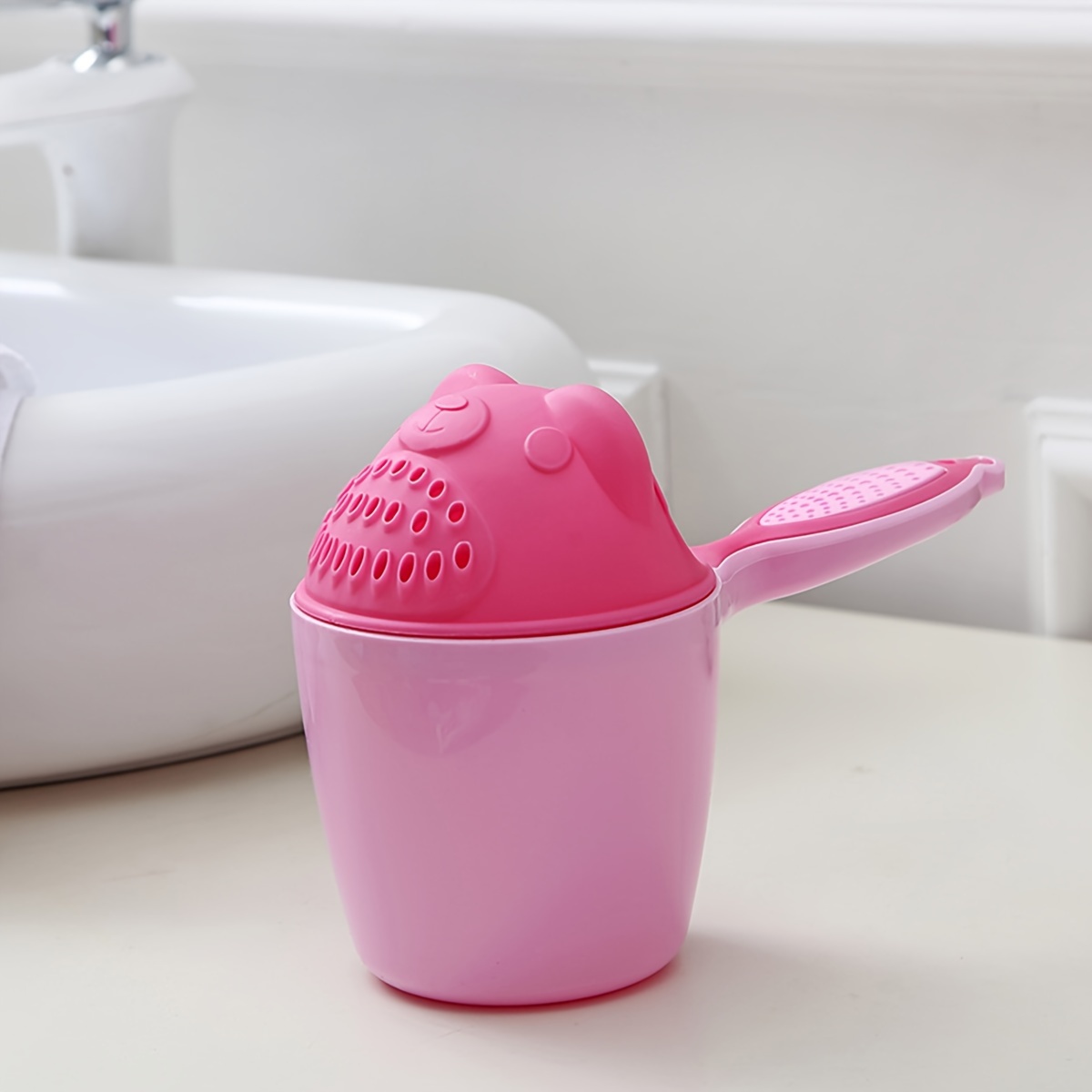 

1 Cute Cartoon Bear Cup Bathroom Household Unbreakable Plastic Long Handle Watering Spoon Bathing Shampoo Spoon Bathing Household Water Spoon Shampoo Cup