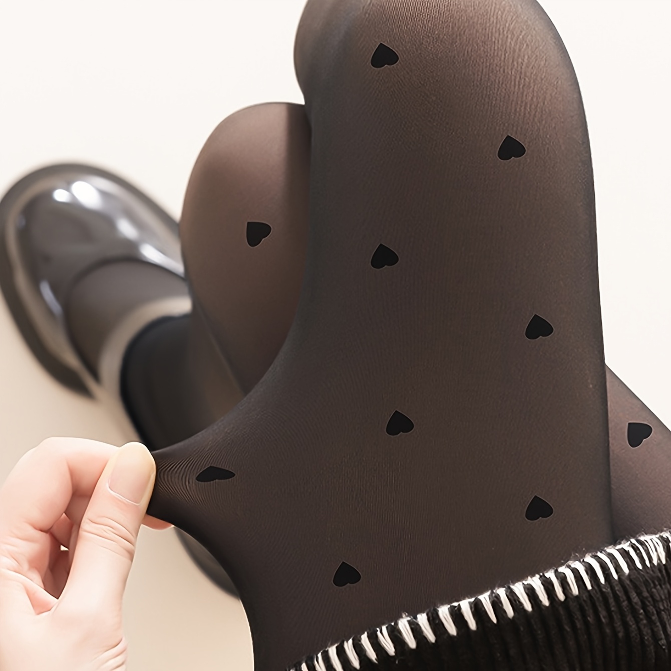 TEMU 1 Paire de Collants Ajourés à Imprimé Cœurs Noirs, Collants de Base Polyvalents Pur pour Automne Hiver
