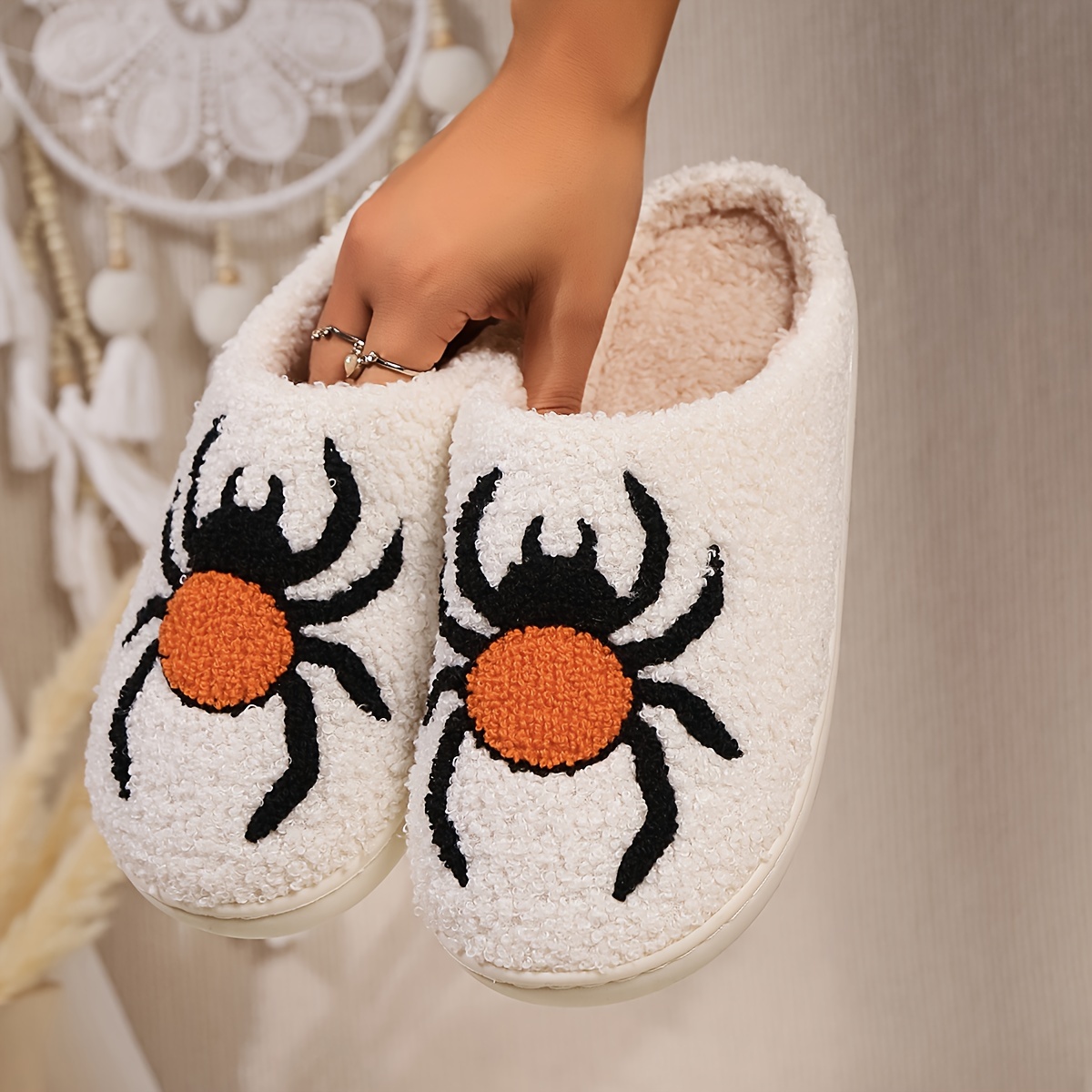 Spider fashion slippers