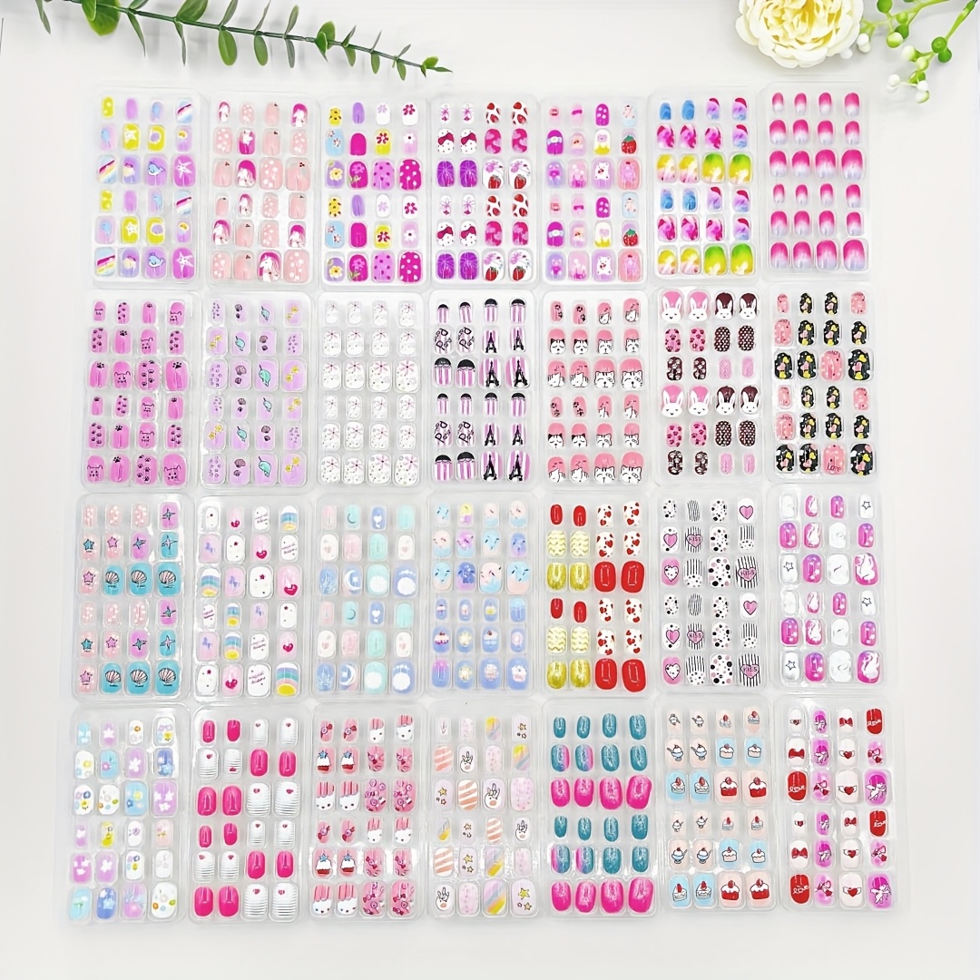 Creative -colored Press-on Nails, Perfect As Small Gifts For Birthdays And Holidays. Featuring A Glossy Short Oval Design, In Combination Options. Nails Are Easy To Apply And Convenient To Wear