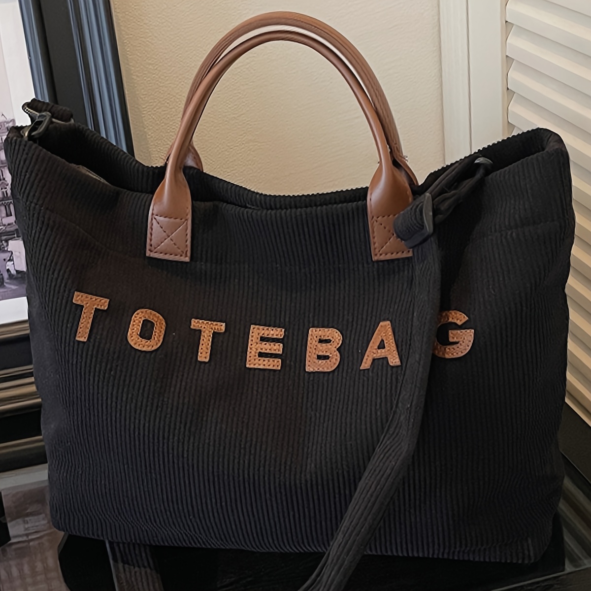 TEMU Neue Cord Damen Casual Tote Bag, Große Kapazität Buchstaben-Patch Damen Schultertasche, Abnehmbarer und Verstellbarer Crossbody-Gurt, Tägliche