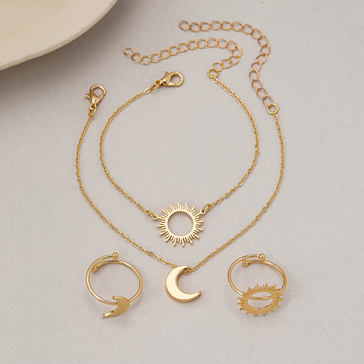 4pcs Stylish Elegant Sun Moon Combination Bracelet And Ring Set