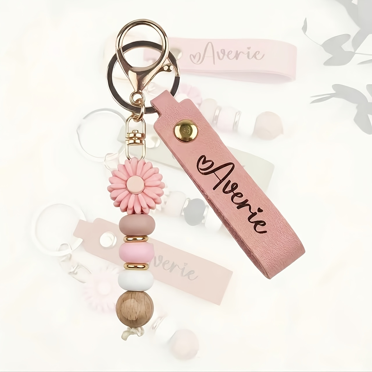 Image of A Custom Daisy Bead Keychain Featuring A Name And Floral Charm - Soft-colored And , Lobster Clasp Closure, An Elegant Gift Suitable For Women, Teachers, Birthdays, Christmas, Weddings, Valentine's Day