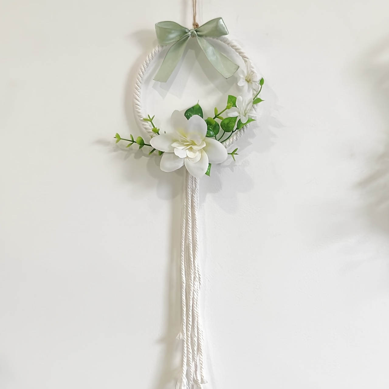 E-shop Dekorative Hängeornament, einfache künstliche weiße Blume Hänge Deko für Haustürgriff, Wohnzimmer Arbeitszimmer Schlafzimmer Hintergrund Wand
