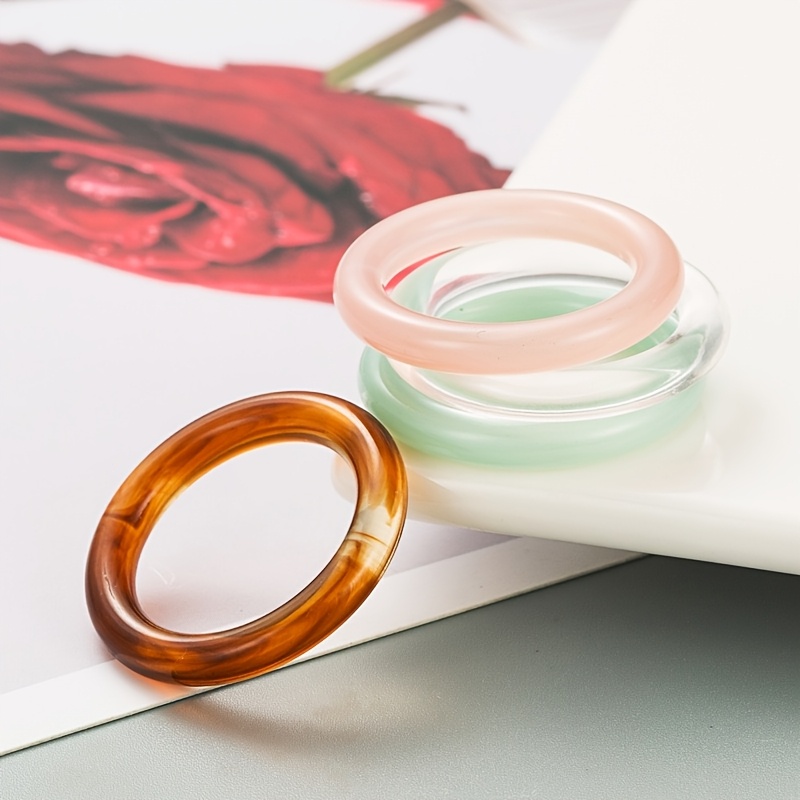 4pc Delicate Smooth Resin Rings Set for Women