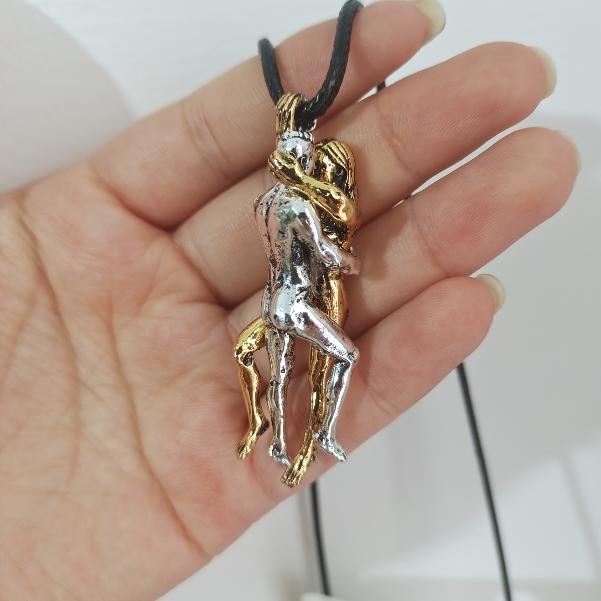 

1pc Unique Pendant Necklace & Keychain - Zinc Alloy