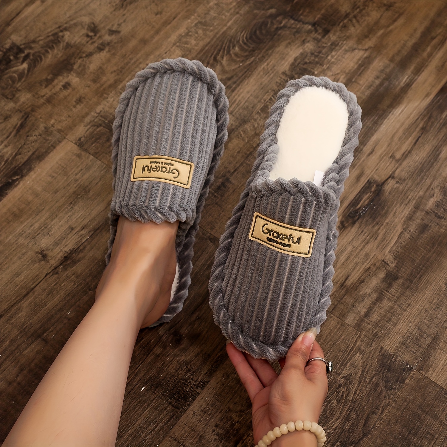 Image of Men's Autumn/winter Plush-lined Corduroy Slippers With Eva Sole, Women's Home Slippers For Indoor Use On Wooden Floors, Women Shoes