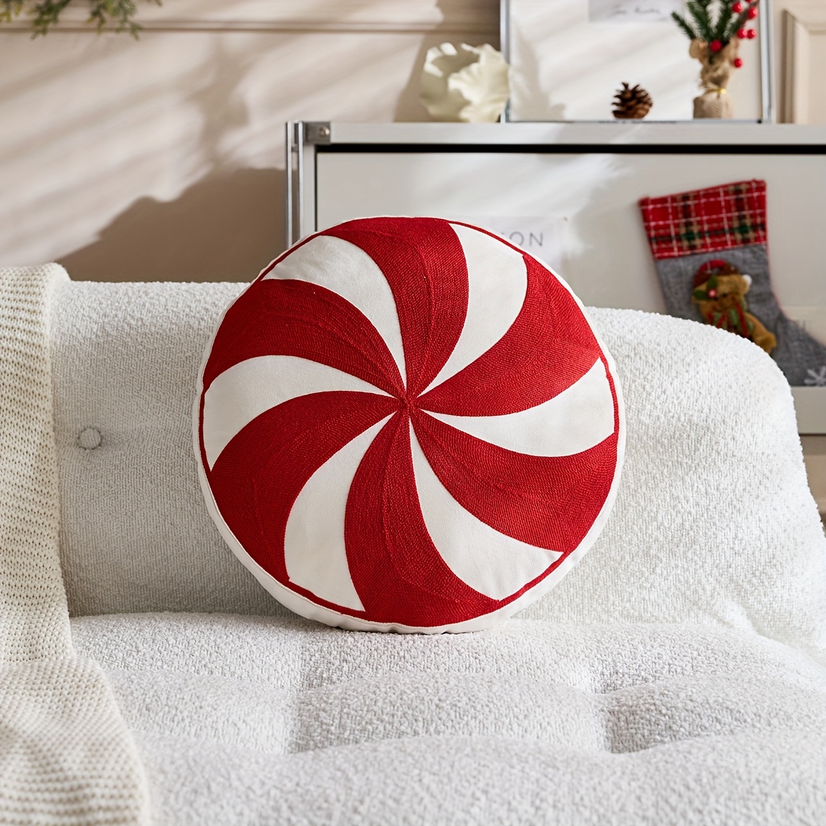 TEMU 1pc, Velvet Round Candy Cane Christmas Pillowcase, Round Lollipop Christmas Throw Pillow Covers, Single Side Embroidery, D15.7inch, Suitable For