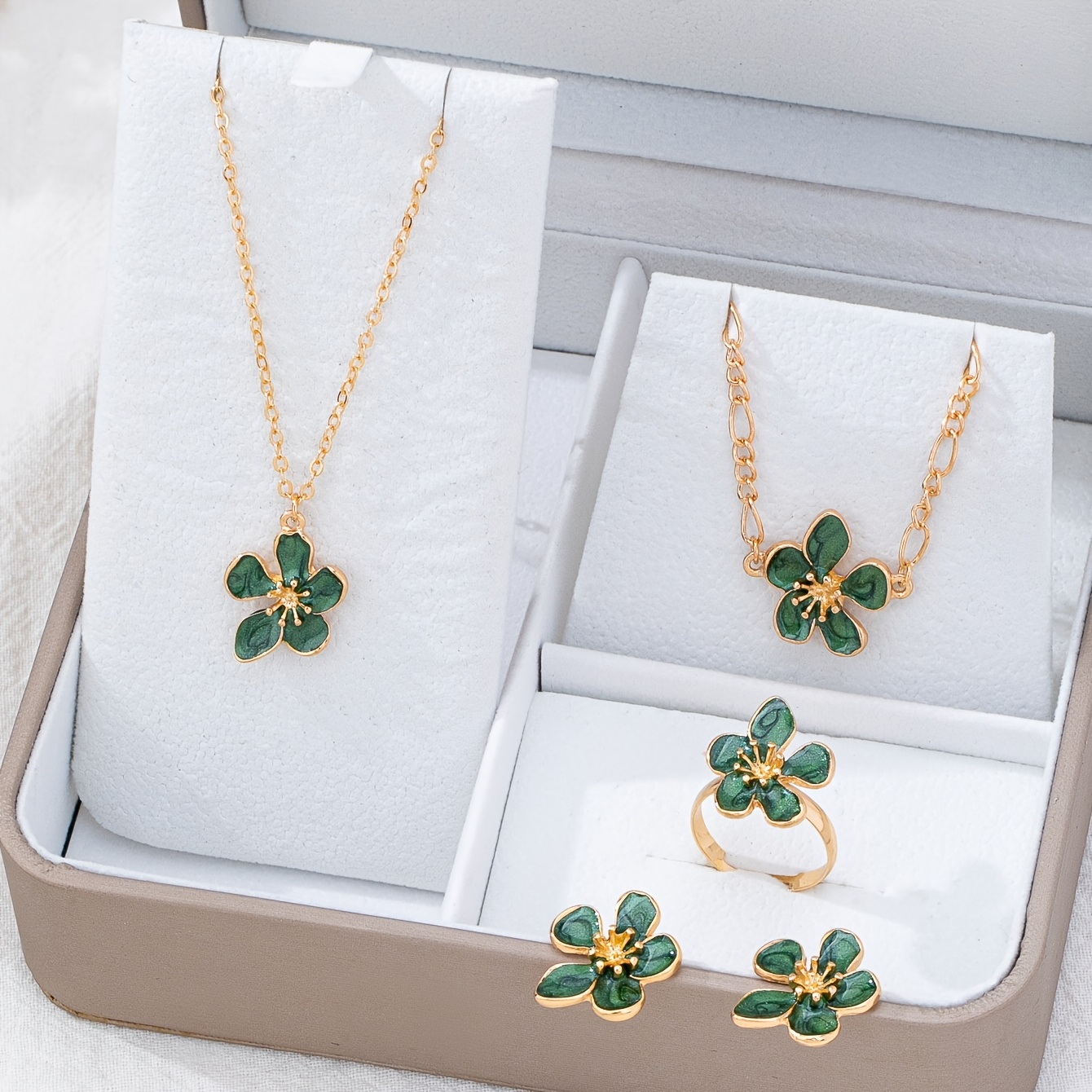 TEMU Set di gioielli , 4 pezzi, stile femminile, collana, orecchini e anello con fiori di ciliegio, aggiunte versatili i