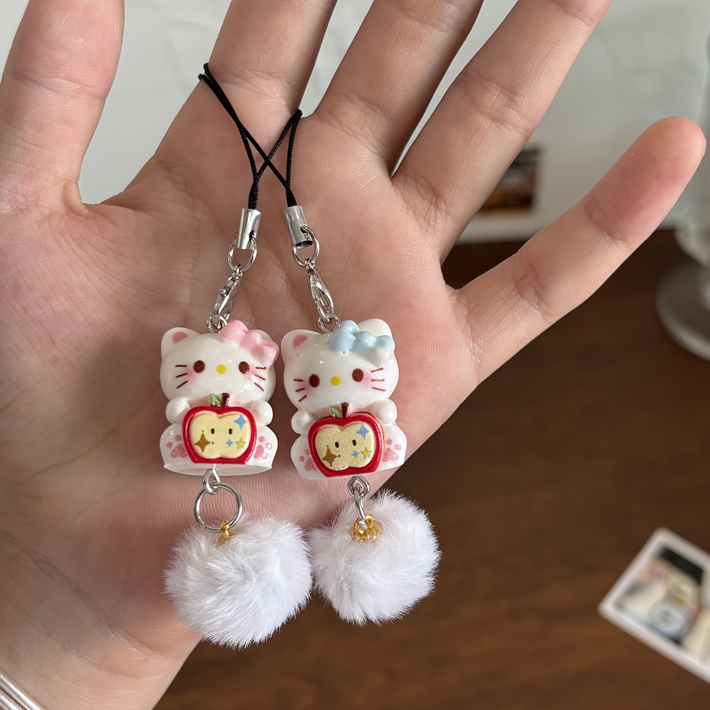 E-shop 2 Stk. Sanrio Hello Kitty Apfelmuster Cartoon-Handy-Anhänger/Rucksack-/-Anhänger, Geburtstagsgeschenk für Paare , Cartoon-Zubehör