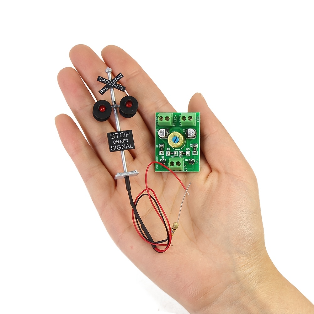 TEMU 1 Set Ho Scale 4 Red Leds + Circuit Board Flasher, Model Train , Miniature Railway System, Realistic Lighting, , Reliable Circuitry, Durable
