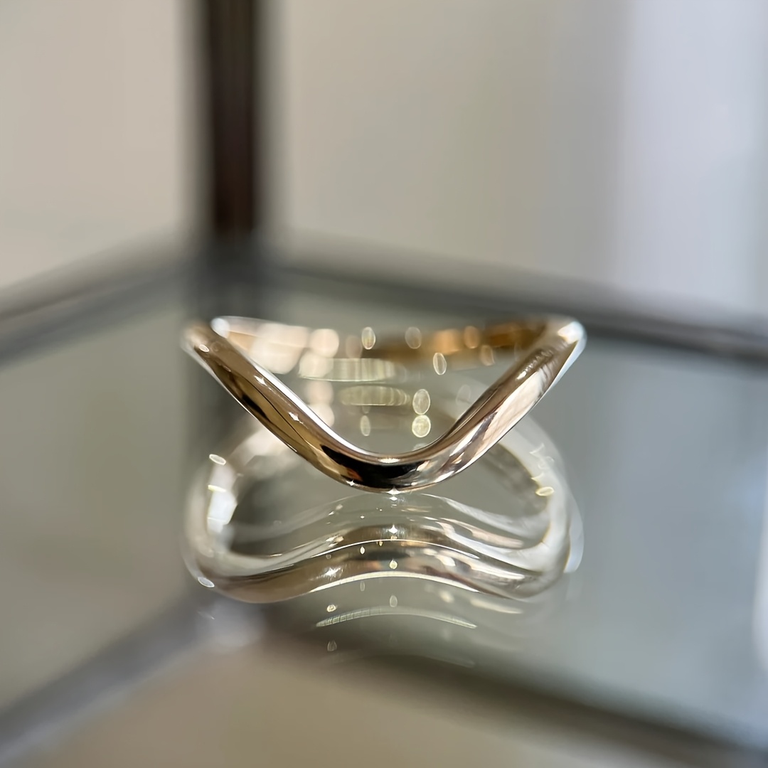 Women's Minimalist V-Shaped Ring, Perfect for Valentine's Day Gift