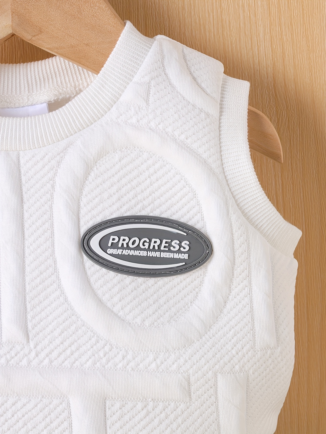 2 Baby Letter Full Print Embossed Summer Set - Comfortable Round Neck Tank Top and Shorts with Zhangzi Details, Suitable for Outdoor Children's Clothing, Perfect for Outdoor