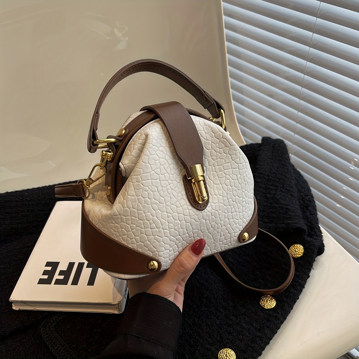 Image of Ins Internet Celebrity One-shoulder Pebbled Round Bag, Fashionable And Stylish Korean Style Retro Handbag