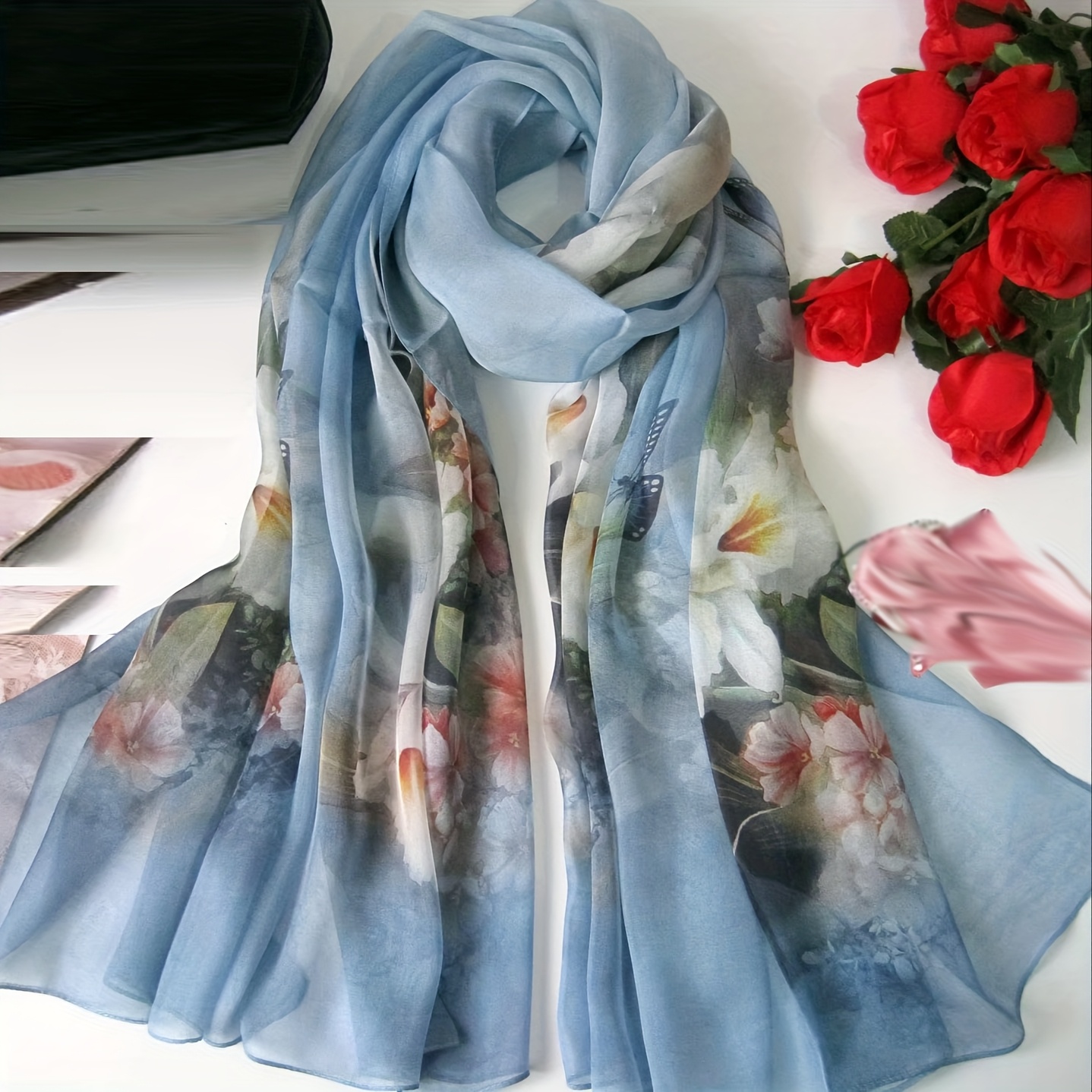 Carré vita en soie à motif floral Galeries Lafayette | La Redoute