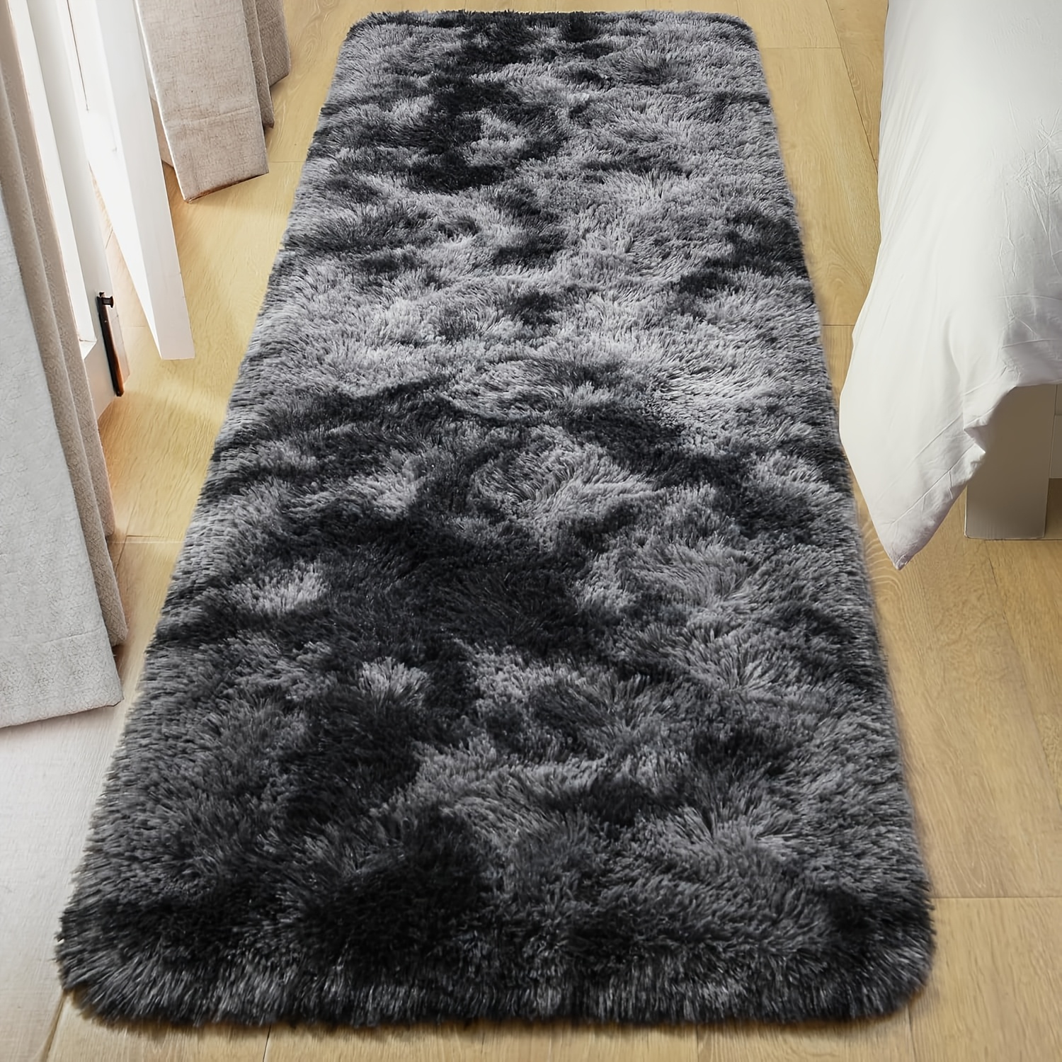 An Elegant Rectangular Long-strip Carpet, Thick And Warm, The Gift