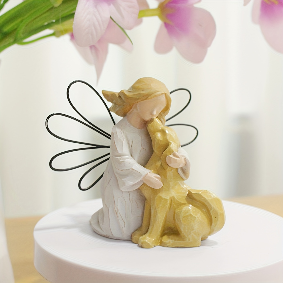 Image of 1pc And Warm Iron Winged Embracing Pet Dog Resin Statue, Dog Commemorating And Mourning Pet Anniversary, Indoor Living Room, Multiple Room Types For Use