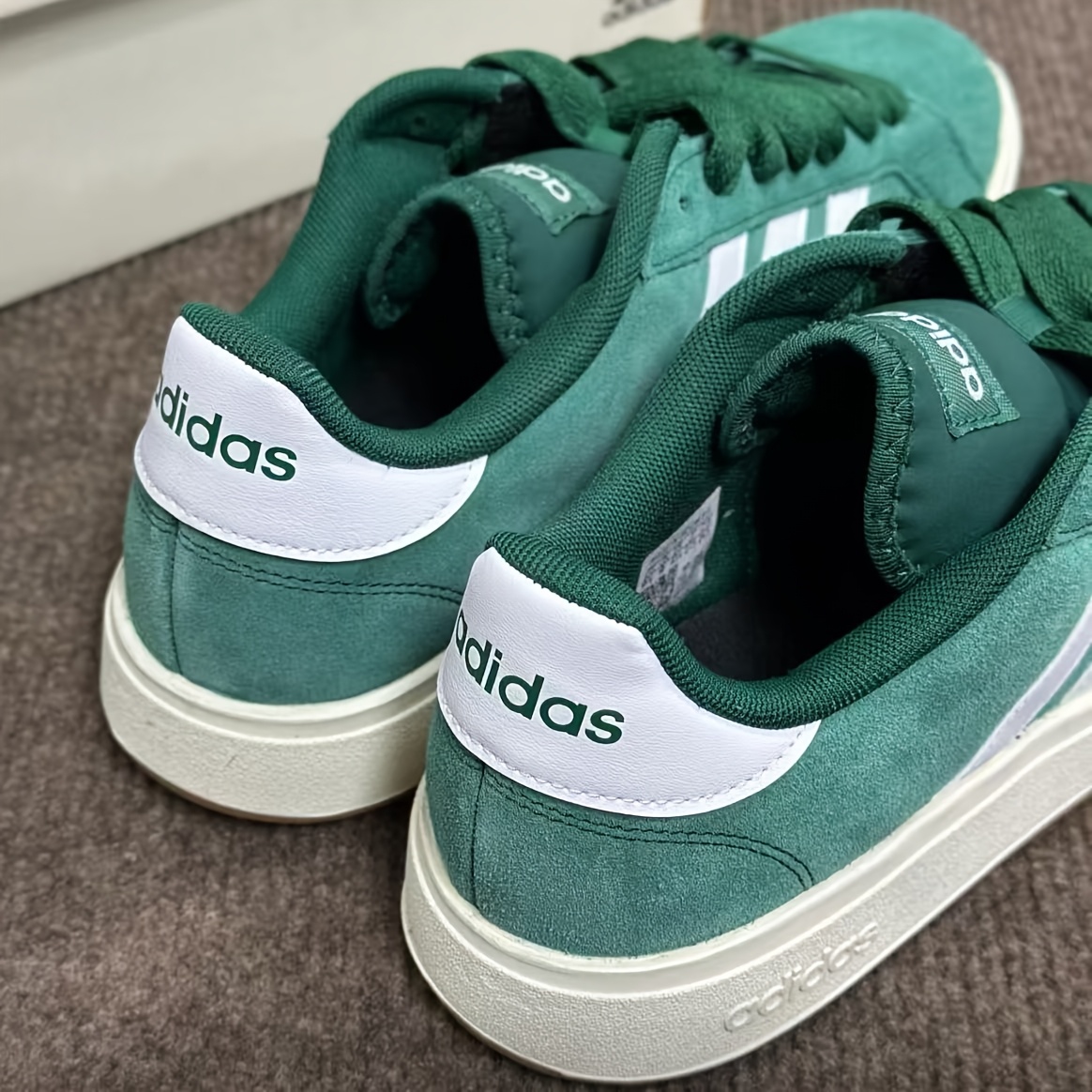 Adidas Grand Court Base 00S BA SE 00S Comfortable Versatile Low-Top Sneakers for Women in Green, White, And Yellow IH6187