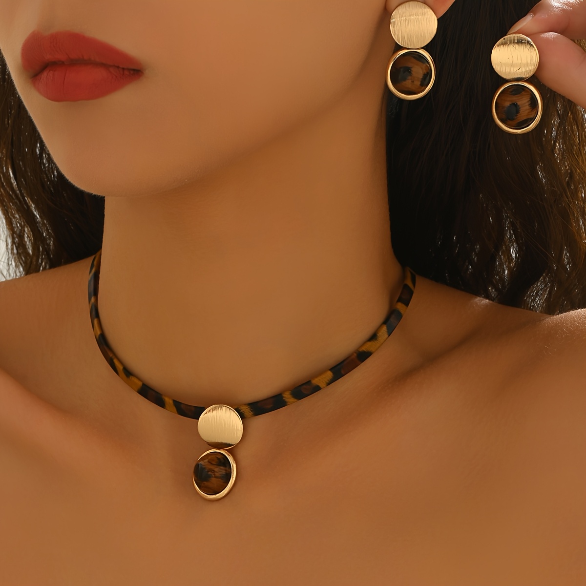 E-shop Lxalry 2-teiliges Ohrringe + Halskette-Set für Damen, neu für Herbst/Winter, im böhmischen minimalistischen Stil mit geometrischen geschwungenen