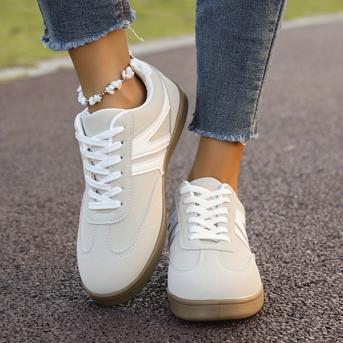 

' Shoes – Comfortable Low-top -up , , // – Toe Positioning