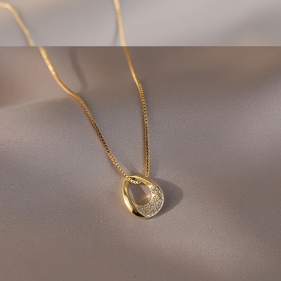 TEMU 1 pièce Collier pour femme avec pendentif de , style luxe léger et tendance, chaîne de clavicule polyvalente au haut de gamme
