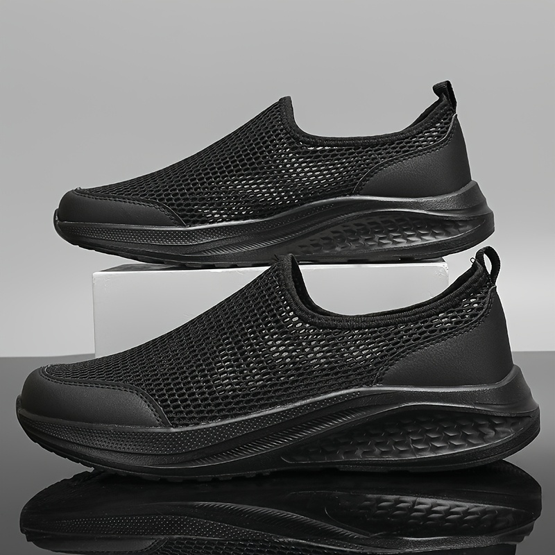 mens breathable mesh slip sneakers lightweight running shoes  display picture 1
