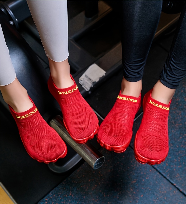 Chaussures de plage antidérapantes pour hommes et femmes, chaussures d'eau à séchage rapide et respirantes, chaussures de natation et de ruisseau, chaussures de fitness et de yoga, chaussures de randonnée pour l'escalade et la corde à sauter en plein air