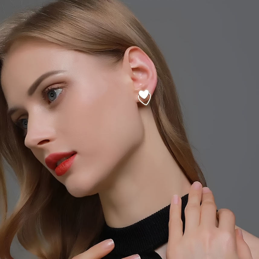 Women's Golden Hypoallergenic Heart Stud Earrings, Elegant Fashion