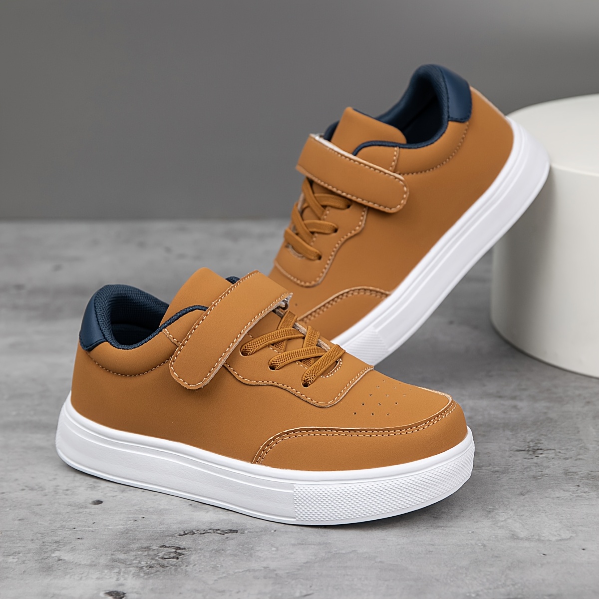 1 Par Zapatillas Bajas YAMEPP para Niños - Ligeras, Transpirables y de Sintético con Cierre Ajustable de, Suela Antideslizante de EVA y Detalles de Costuras Duraderas para Niños y Niñas, Zapatos Casuales para Senderismo al Aire Libre para Todas las Estaciones, Zapatillas de Senderismo para Niños, Calzado Infantil, Calzado Deportivo Infantil, Calzado de Ajuste Seguro, Zapato para Niño, Zapatilla para Niño, Zapato Escolar para Niño, Patines para Niña, Zapatillas para Niños, Zapatilla/entrenador