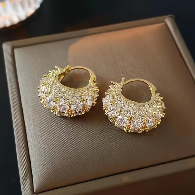 TEMU Elegant French Style Alloy Earrings For Women, High-end Exquisite Design, Light Luxury , Fashionable Daily & Gift Occasion Ear Buckles, Versatile Jewelry, Plated 14k Golden