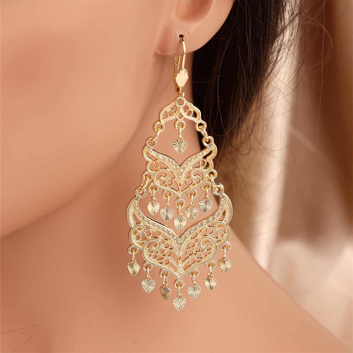 

Elegant Gold-tone Chandelier Earrings: Vintage Court Style, Perfect For Festive Occasions And Celebrations - Suitable For All Seasons