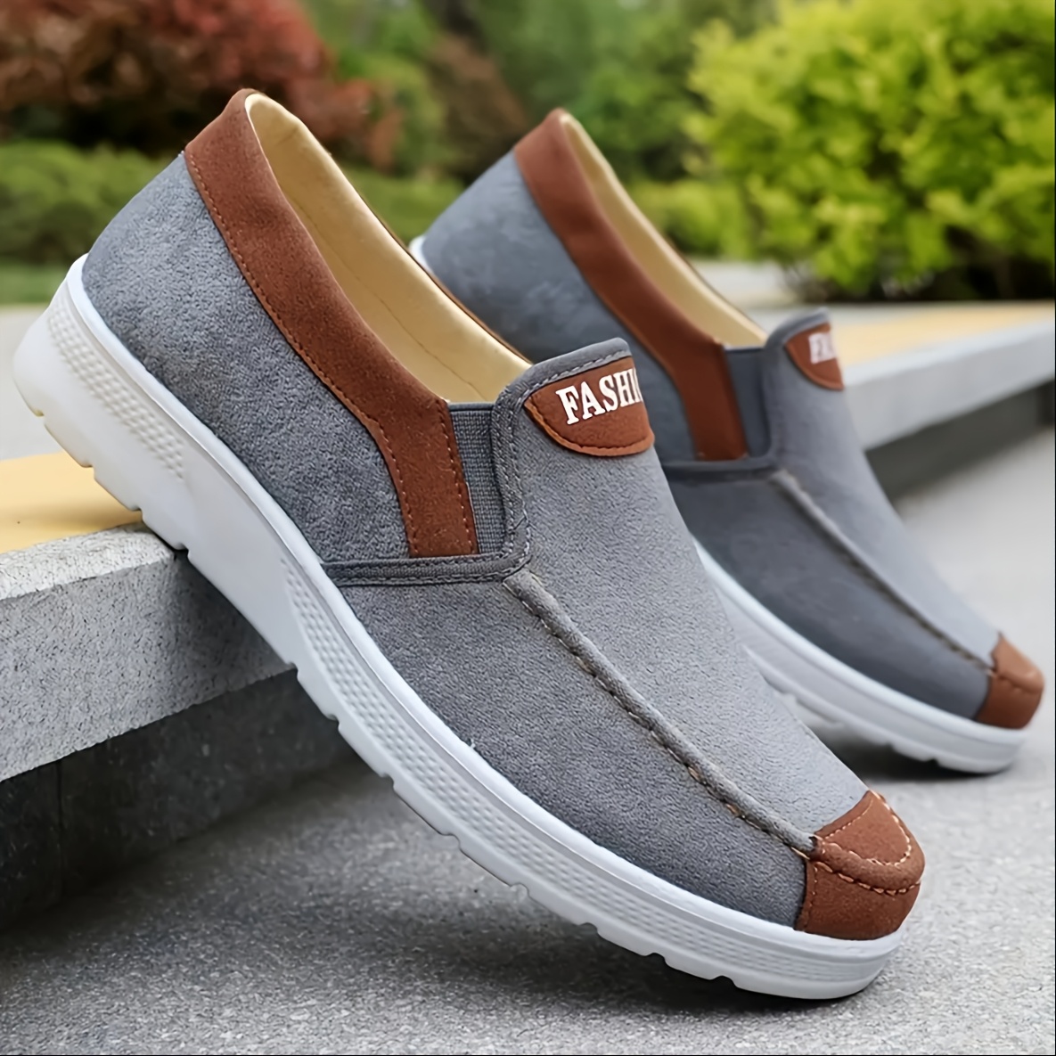 A Pair of Men's Casual Sports Training Fitness Shoes - Solid Color,, Round Toe, Lightweight Fabric Upper, Non-slip Synthetic Outsole, Breathable Fabric Lining, Suitable for Outdoor Running and Daily Wear - Spring/autumn