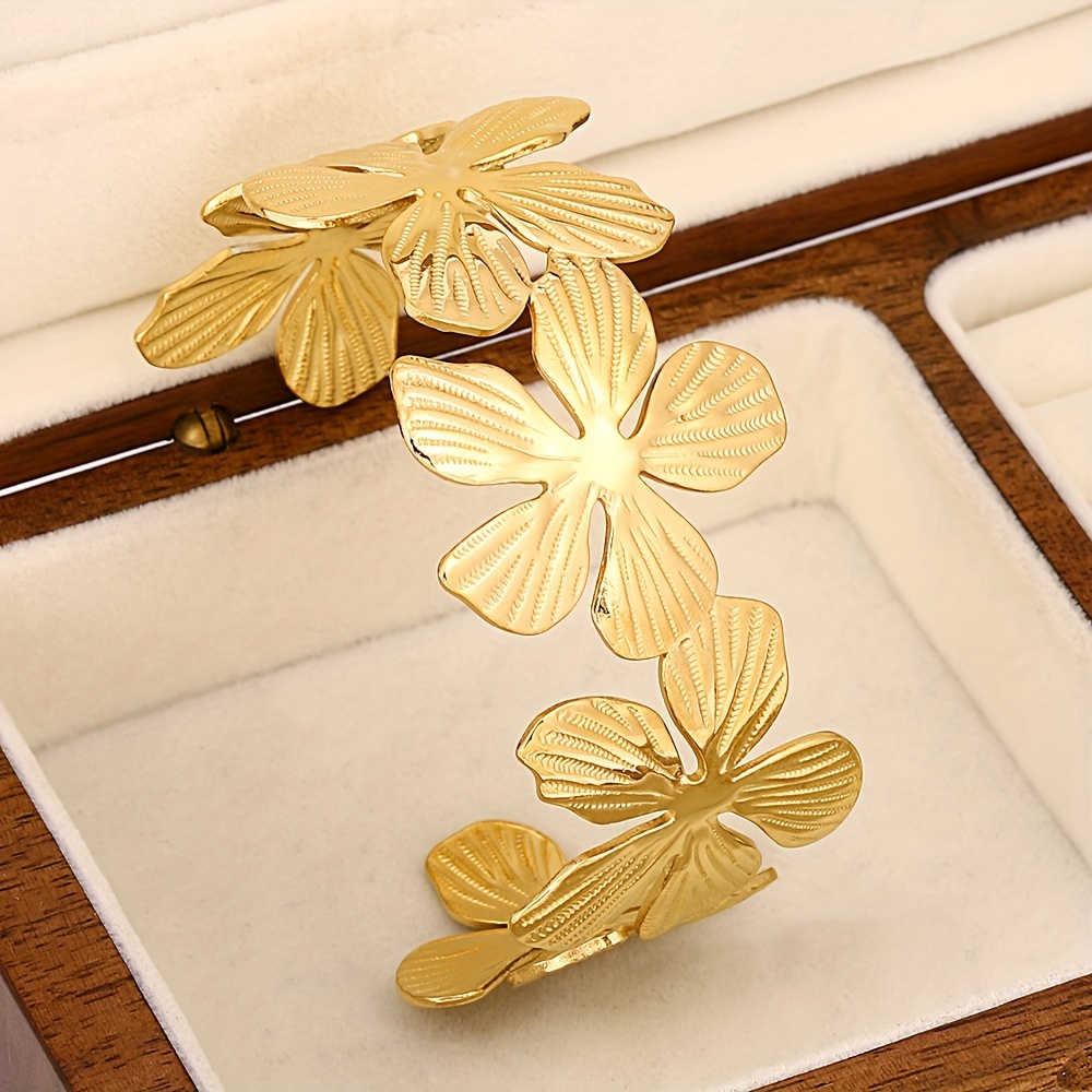 Image of Selling New 5 Flower Style 18k Golden Plated-plated Stainless Steel Opening Bracelet For Men And Women