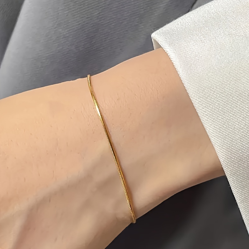 

Elegant And Sexy 1mm Golden Titanium Women's Bracelet - Perfect For Everyday And Parties, Suitable For Valentine's Day, And All Seasons